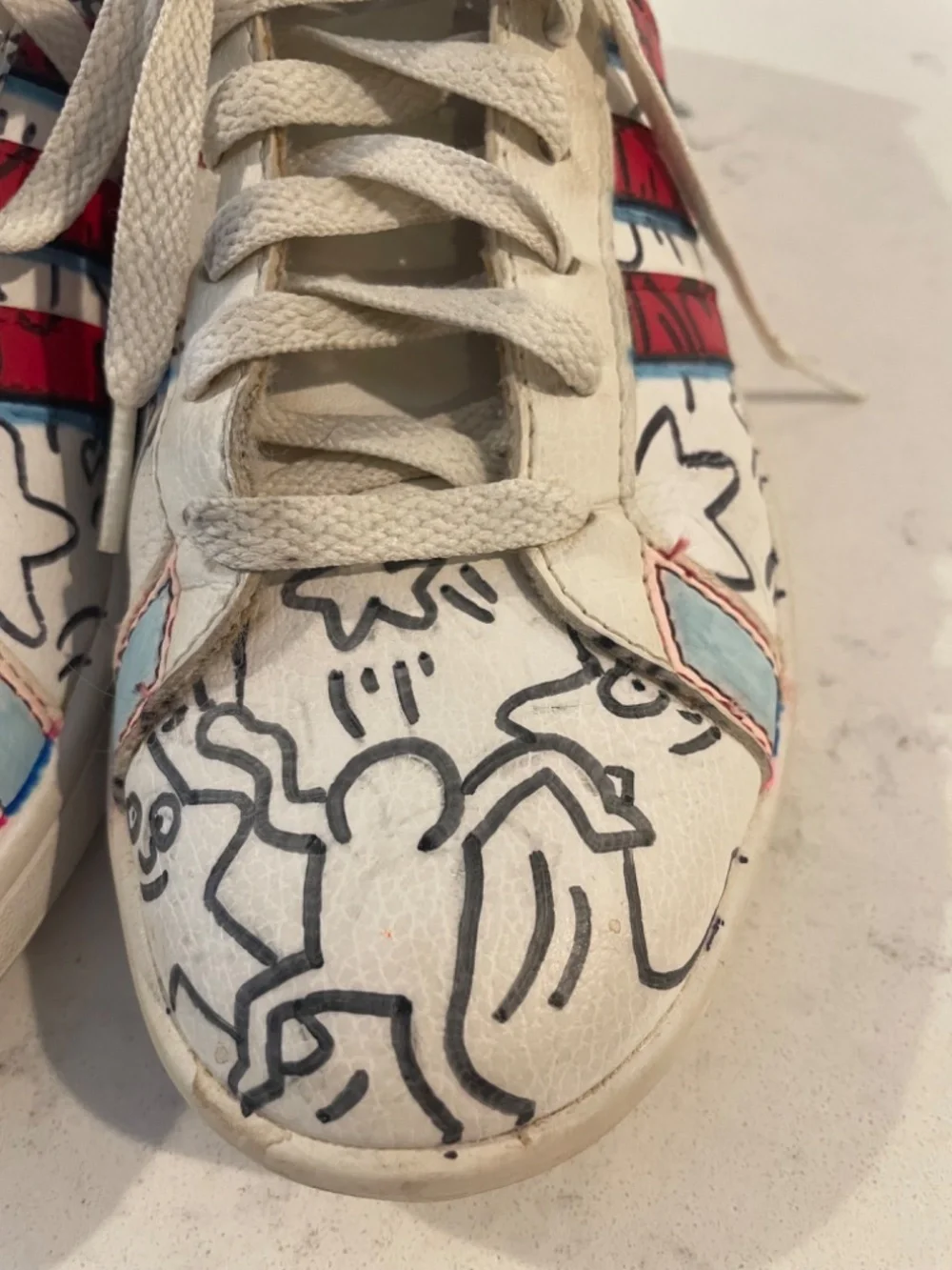 adidas minor visible